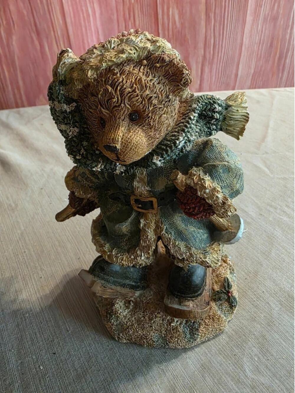 Vintage Winter Ice Skating Teddy Bear Figurine - Resin Holiday Decor